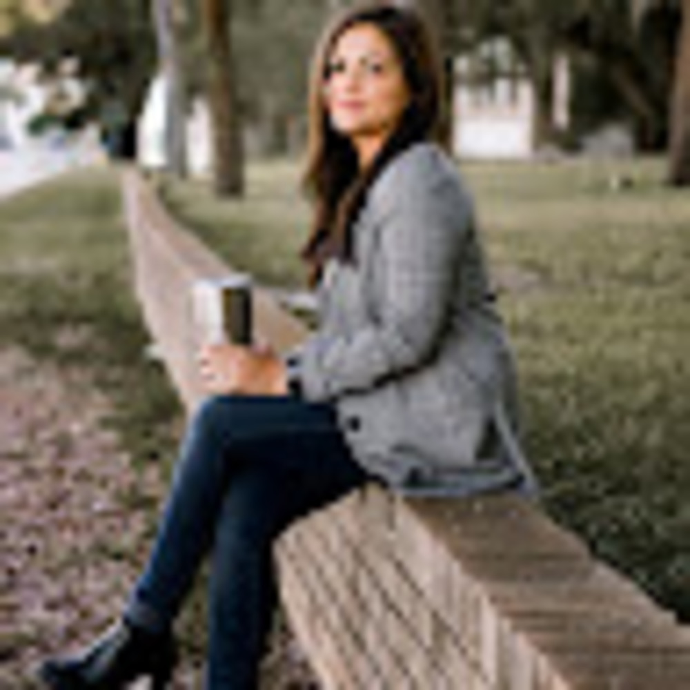 Meet your Posher, Gabriela